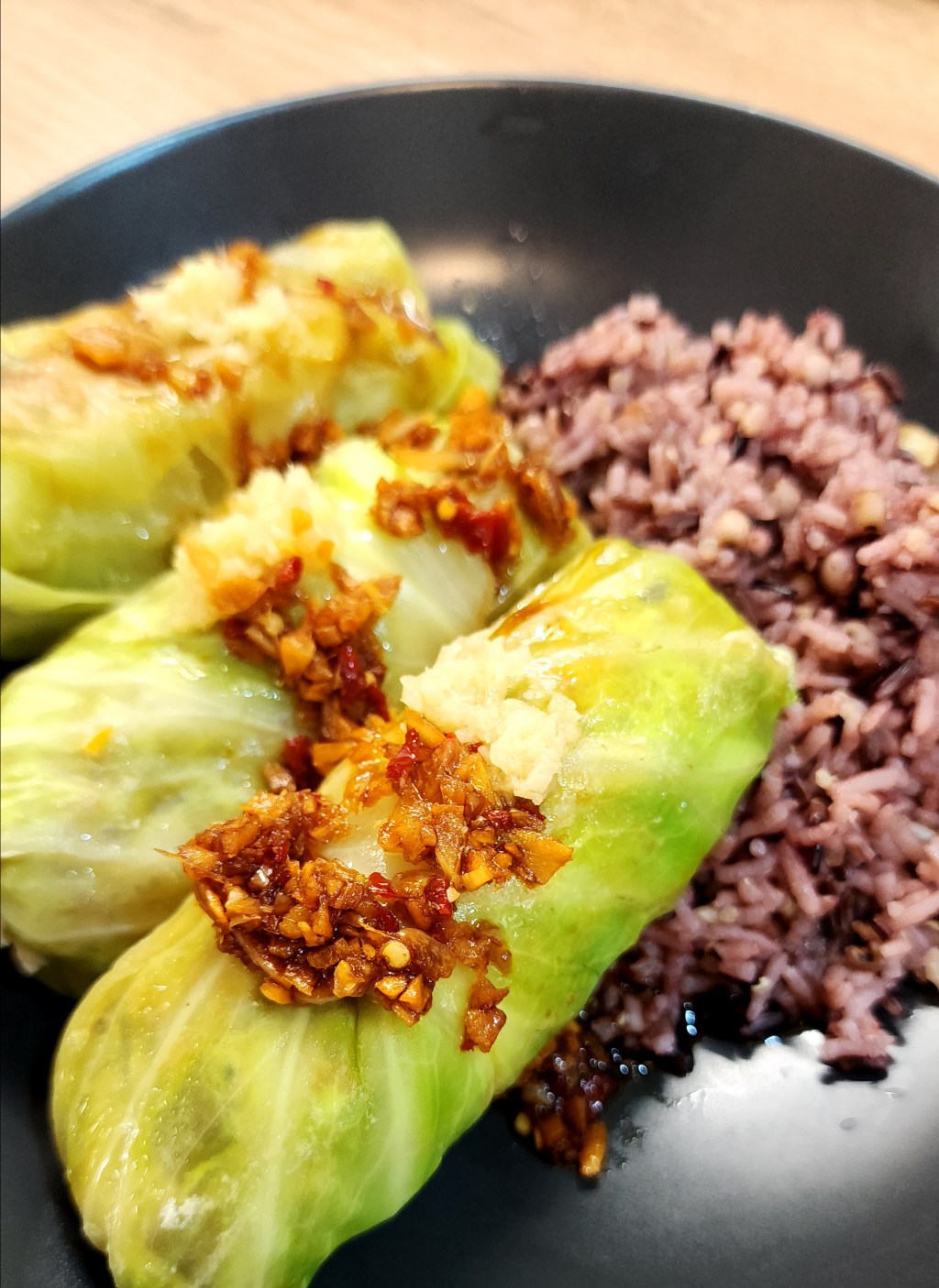 Steamed sweet cabage pork rolls